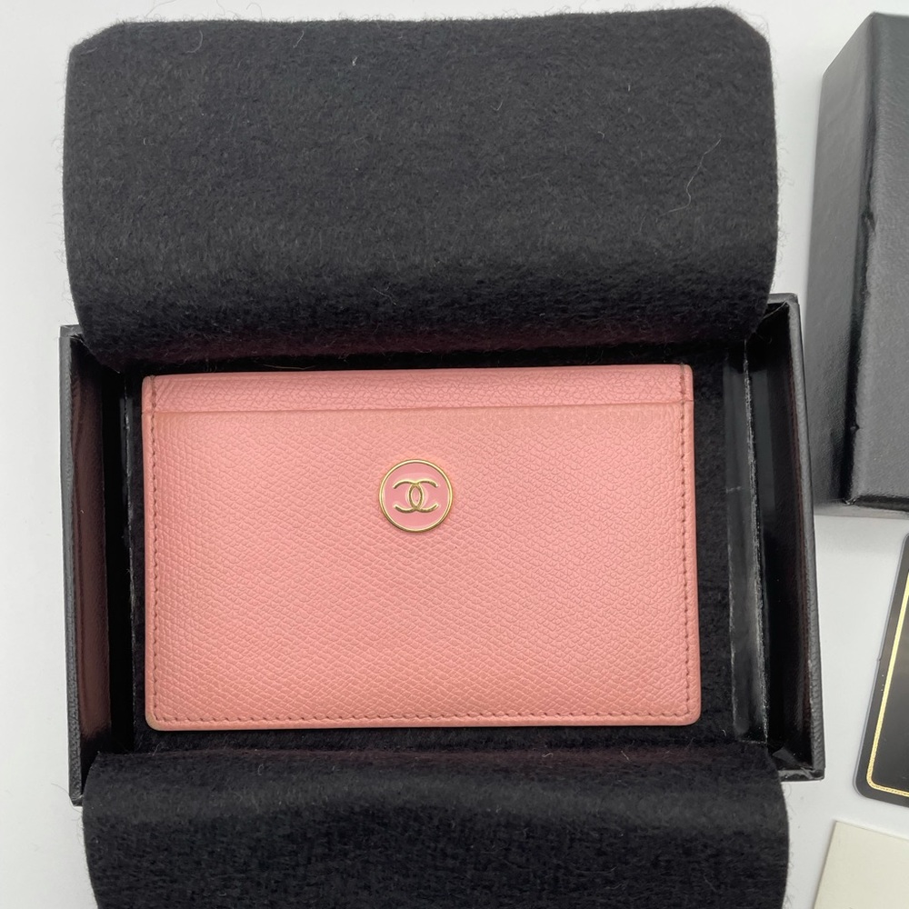 Chanel - Picture 6 of 7